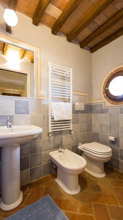 Borgo Pie' Di Gamboi Villa Chianni Exterior photo
